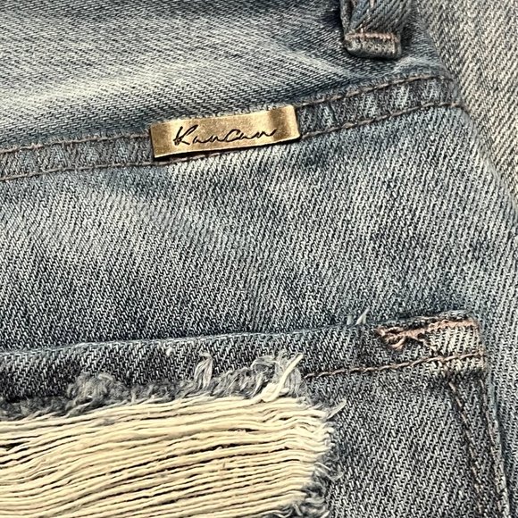 KanCan Women's Button Fly High Rise Wide Jeans, Light Wash, Frayed Hem, 24 - Picture 4 of 8